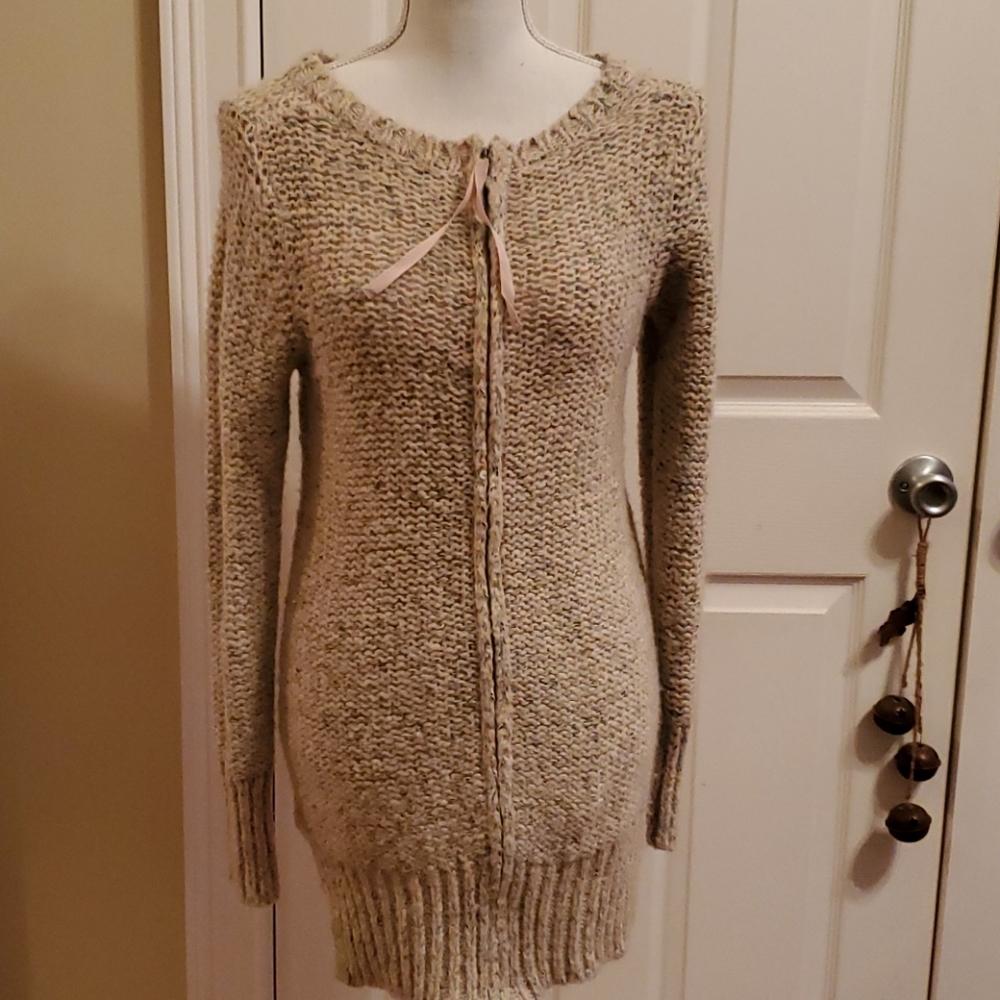 ANTHROPOLOGIE RUBY MOON SWEATER SIZE MEDIUM - Picture 3 of 5